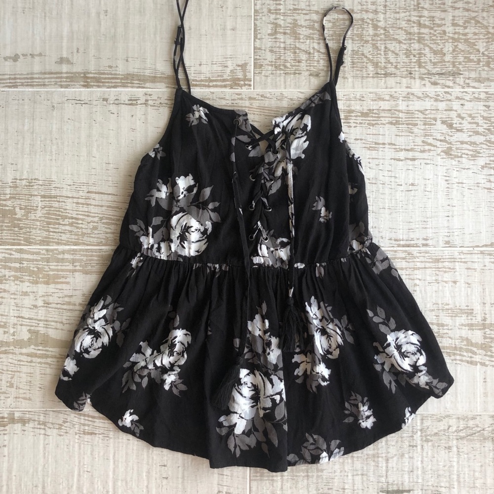 PacSun LA Hearts Lace-Up Floral Top